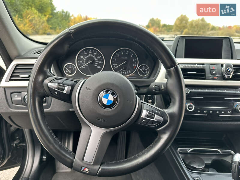 Седан BMW 3 Series 2015 в Киеве