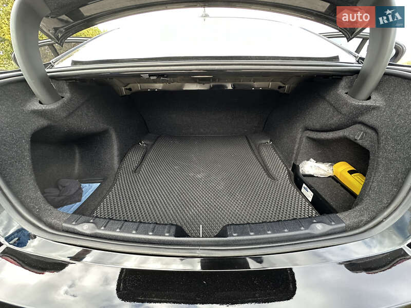 Седан BMW 3 Series 2015 в Киеве