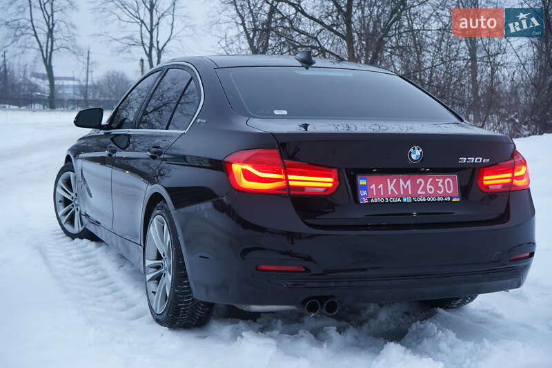 Седан BMW 3 Series 2018 в Попельне