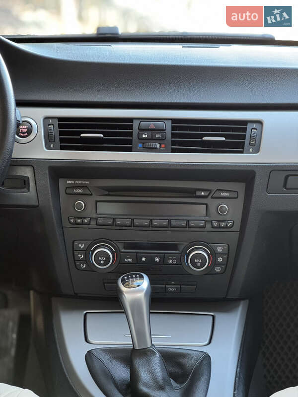 Седан BMW 3 Series 2009 в Полтаве