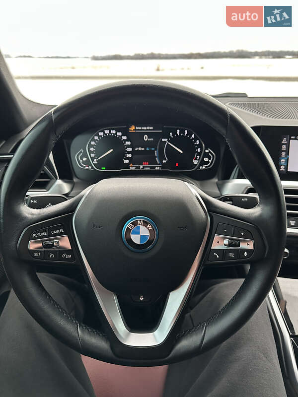 Седан BMW 3 Series 2022 в Киеве фото 17 Седан BMW 3 Series 2022 в Киеве