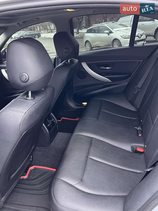Седан BMW 3 Series 2013 в Ужгороде