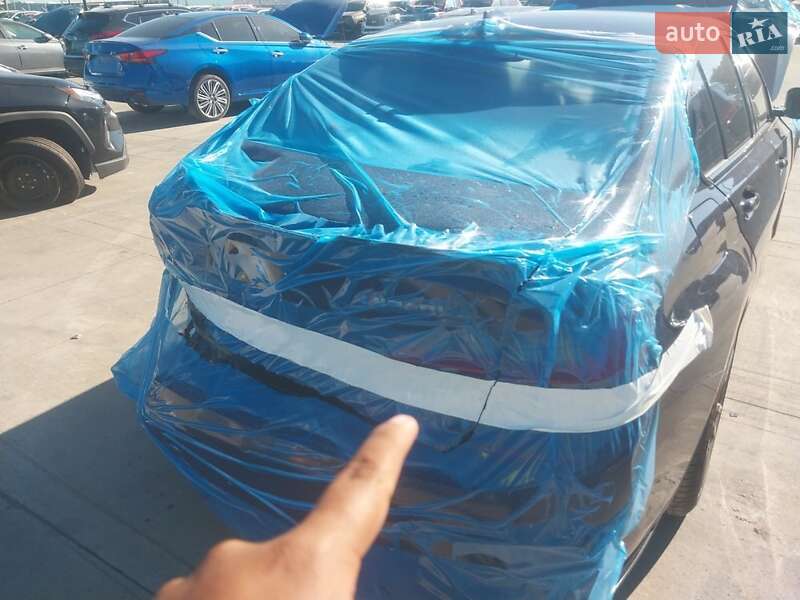 Седан BMW 3 Series 2020 в Киеве