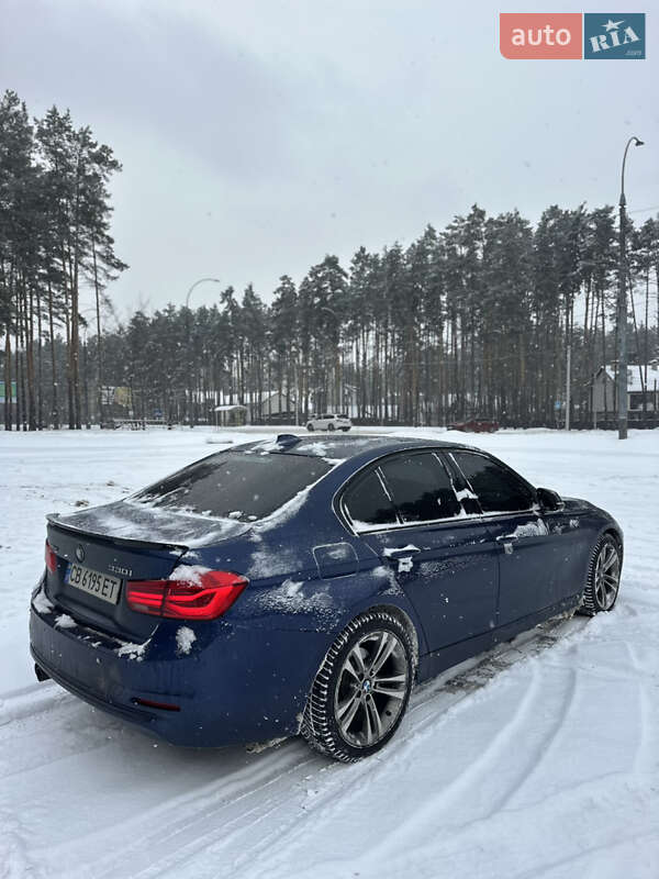 Седан BMW 3 Series 2018 в Киеве