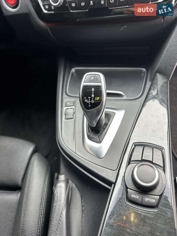 Седан BMW 3 Series 2018 в Киеве