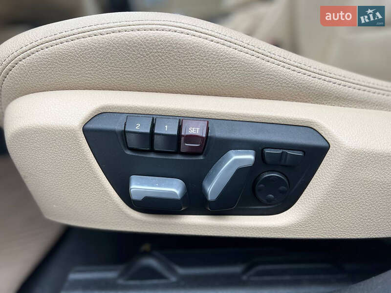 Седан BMW 3 Series 2017 в Киеве