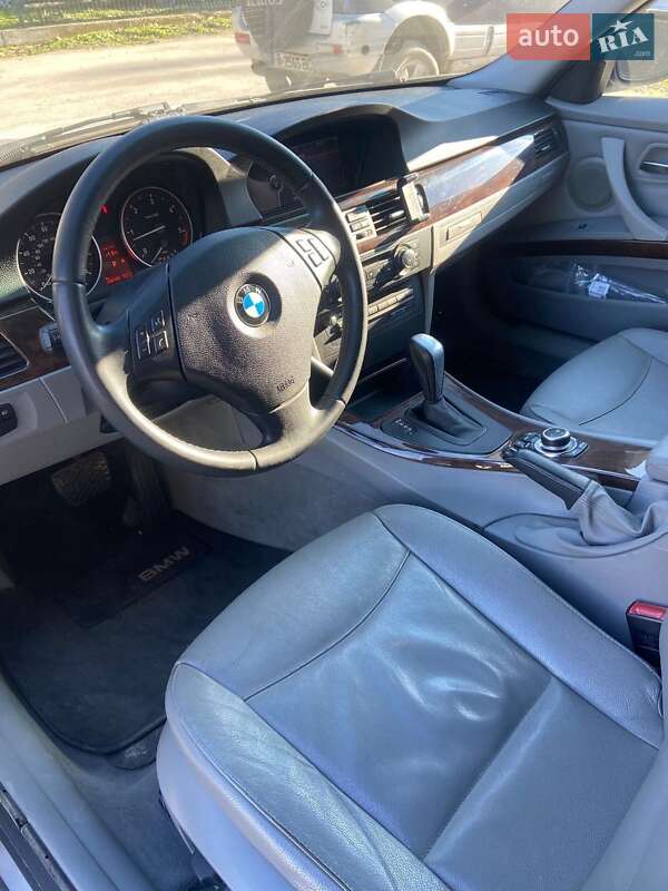 Седан BMW 3 Series 2011 в Одессе