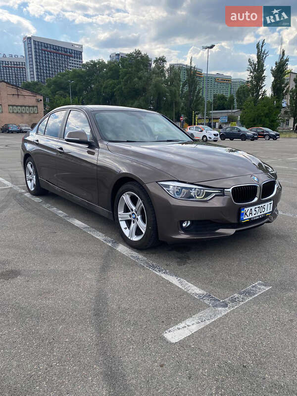 Седан BMW 3 Series 2014 в Киеве