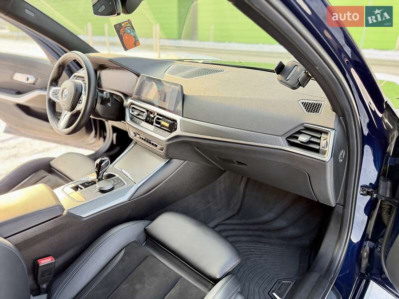 Седан BMW 3 Series 2021 в Киеве