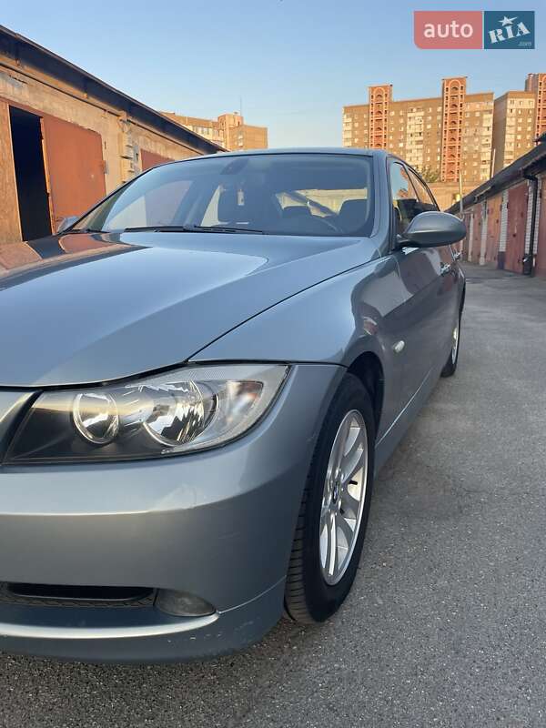Седан BMW 3 Series 2006 в Киеве