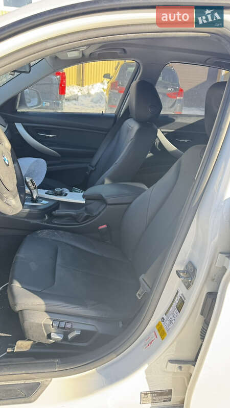 Седан BMW 3 Series 2016 в Ровно фото 12 Седан BMW 3 Series 2016 в Ровно