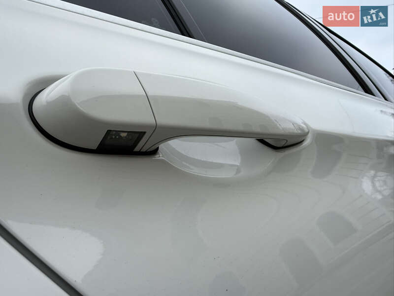 Седан BMW 3 Series 2017 в Могилев-Подольске