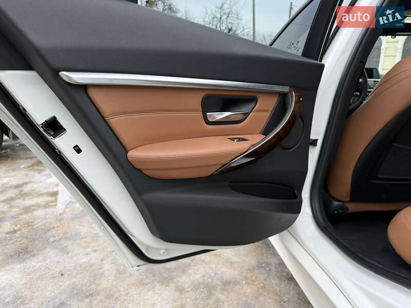 Седан BMW 3 Series 2017 в Могилев-Подольске