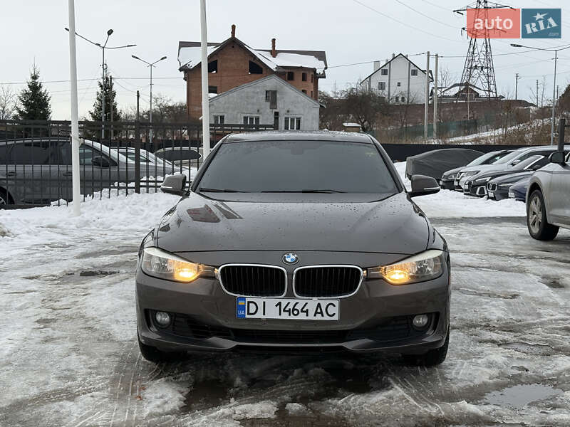 Седан BMW 3 Series 2015 в Львове