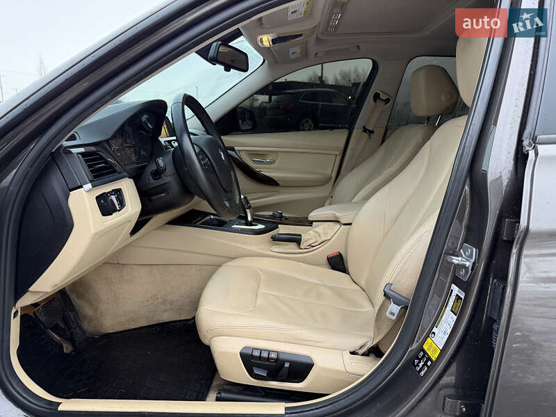 Седан BMW 3 Series 2015 в Львове
