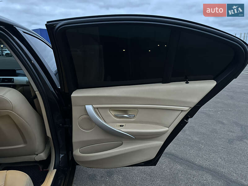 Седан BMW 3 Series 2016 в Полтаве