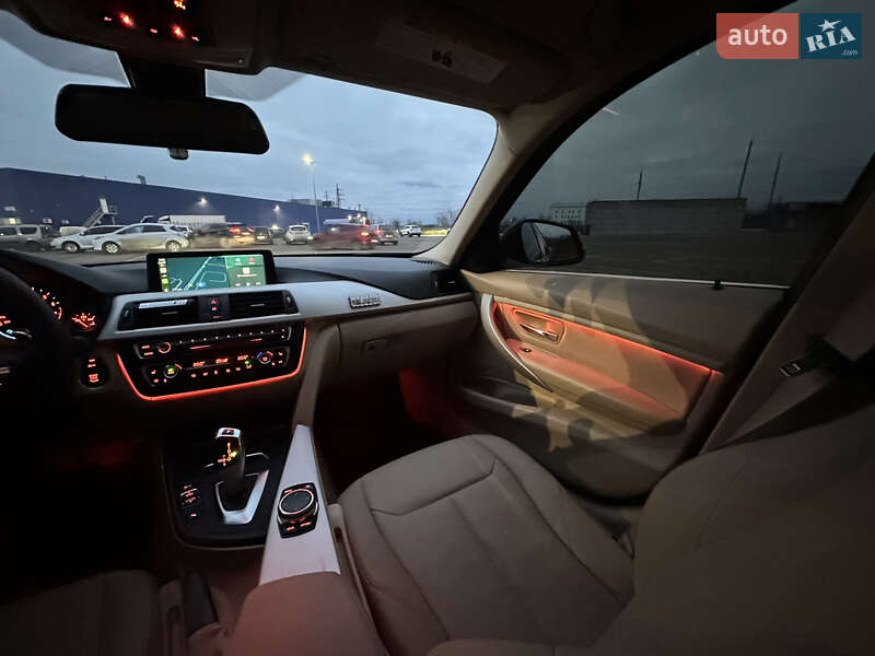 Седан BMW 3 Series 2016 в Полтаве
