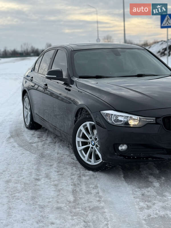 Седан BMW 3 Series 2016 в Виннице
