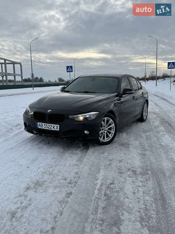 Седан BMW 3 Series 2016 в Виннице