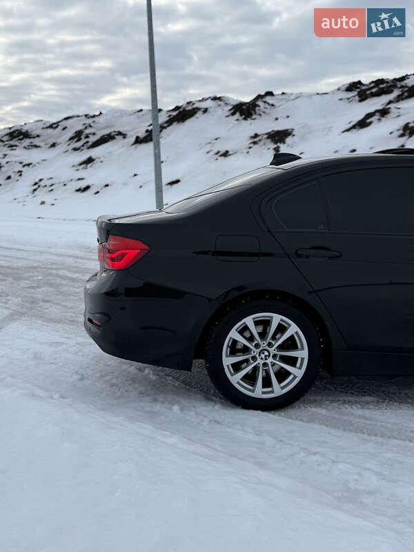 Седан BMW 3 Series 2016 в Виннице