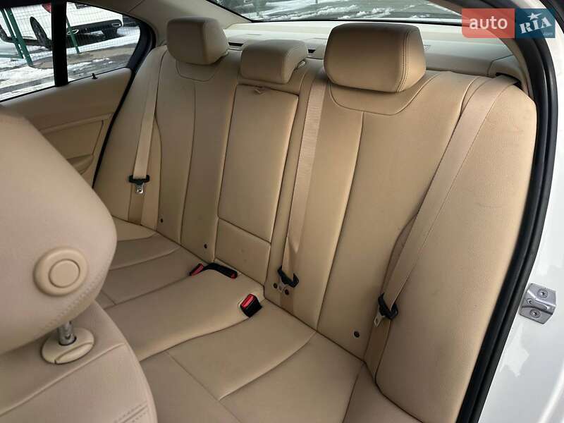 Седан BMW 3 Series 2016 в Одессе