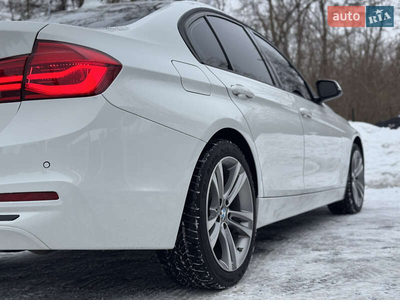 Седан BMW 3 Series 2015 в Сарнах