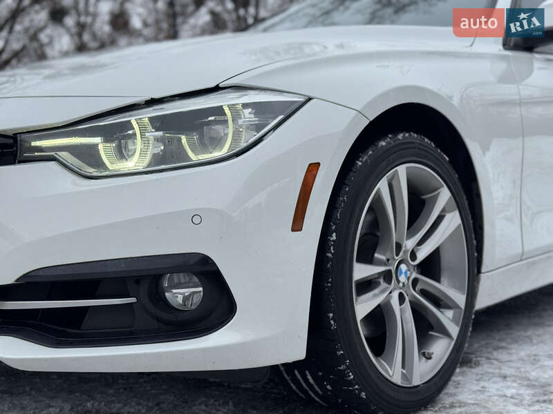 Седан BMW 3 Series 2015 в Сарнах