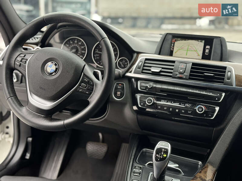 Седан BMW 3 Series 2015 в Сарнах