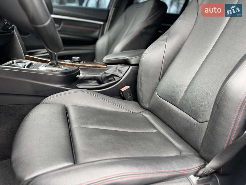 Седан BMW 3 Series 2015 в Сарнах