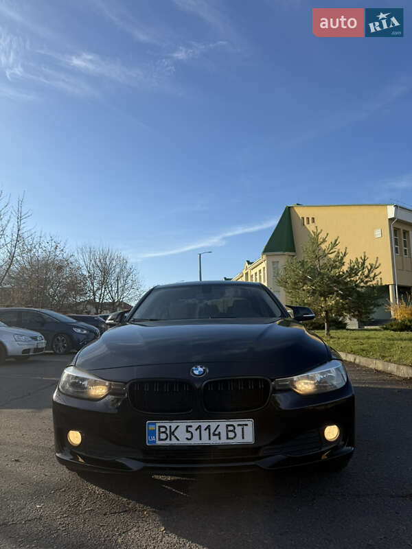 Седан BMW 3 Series 2013 в Ровно фото 11 Седан BMW 3 Series 2013 в Ровно