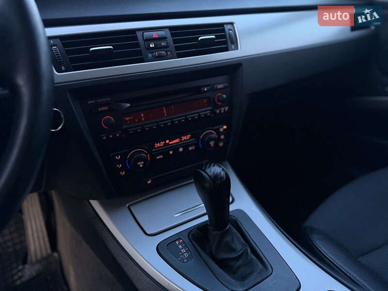 Седан BMW 3 Series 2006 в Черновцах