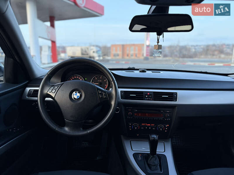 Седан BMW 3 Series 2006 в Черновцах