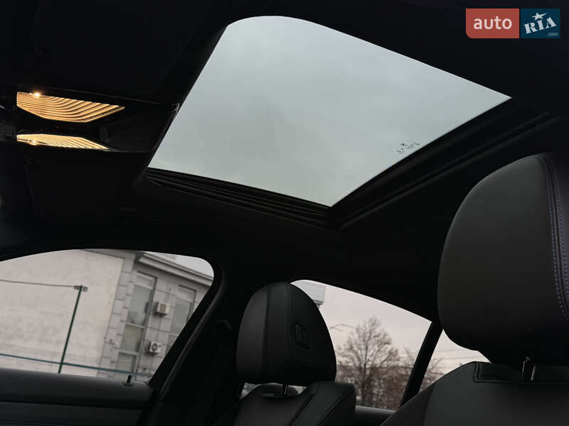 Седан BMW 3 Series 2019 в Киеве