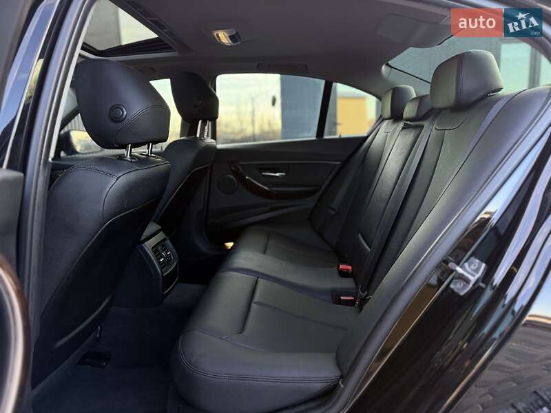 Седан BMW 3 Series 2015 в Львове