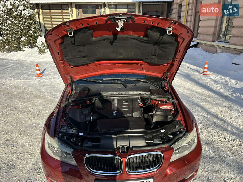 Седан BMW 3 Series 2010 в Черновцах