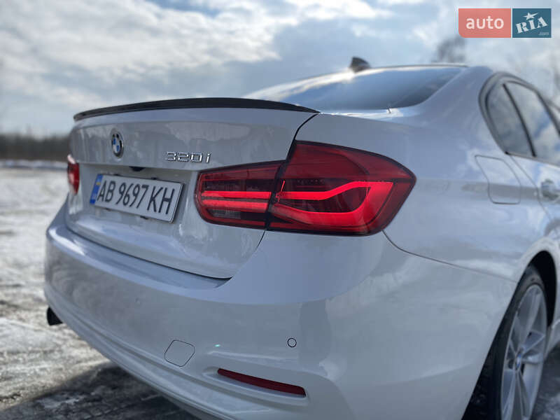 Седан BMW 3 Series 2017 в Житомире