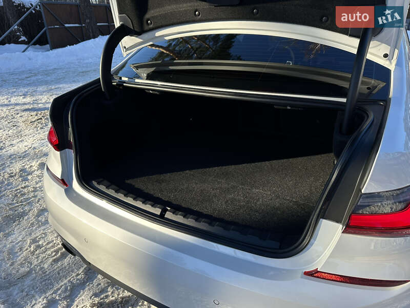 Седан BMW 3 Series 2022 в Киеве