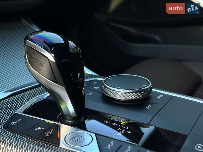 Седан BMW 3 Series 2022 в Киеве