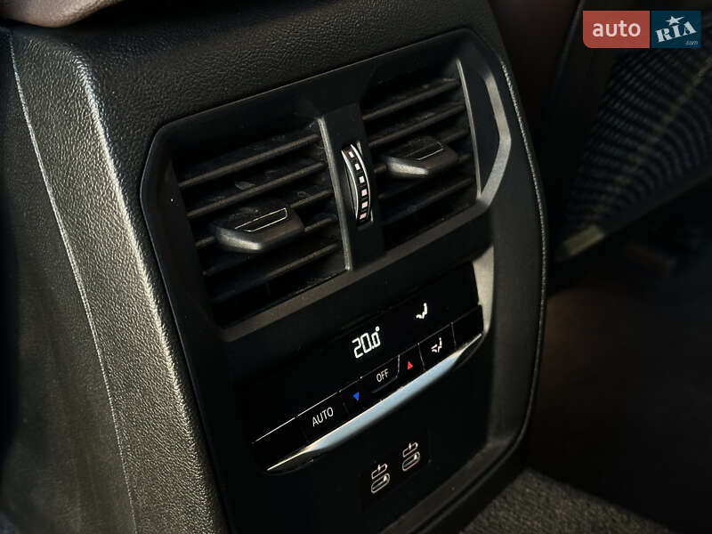 Седан BMW 3 Series 2022 в Киеве