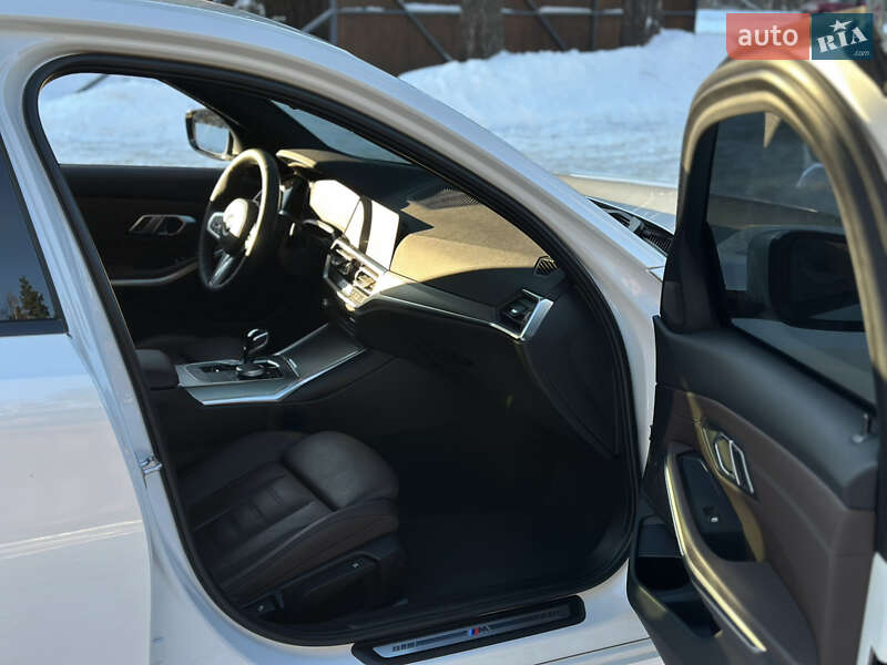 Седан BMW 3 Series 2022 в Киеве