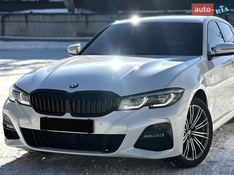 Седан BMW 3 Series 2022 в Киеве
