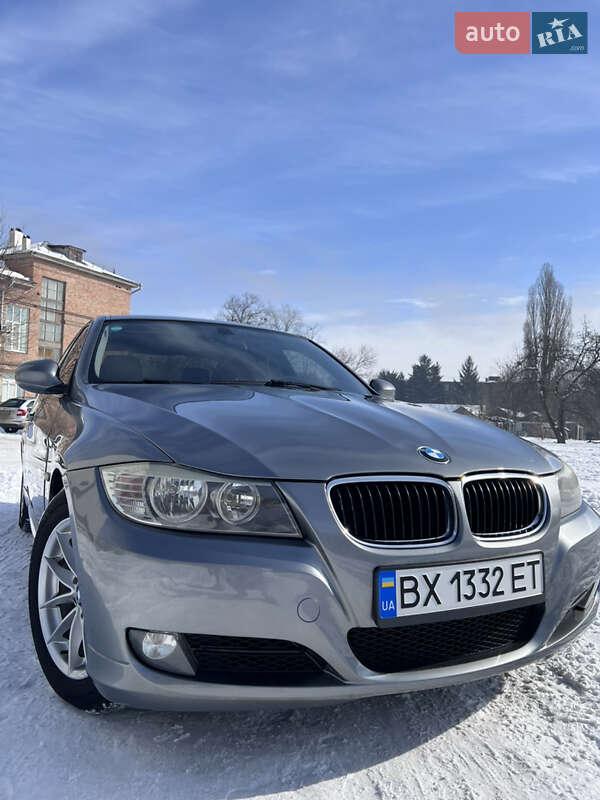 Седан BMW 3 Series 2009 в Черкасах