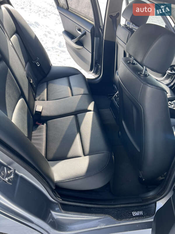 Седан BMW 3 Series 2009 в Черкасах
