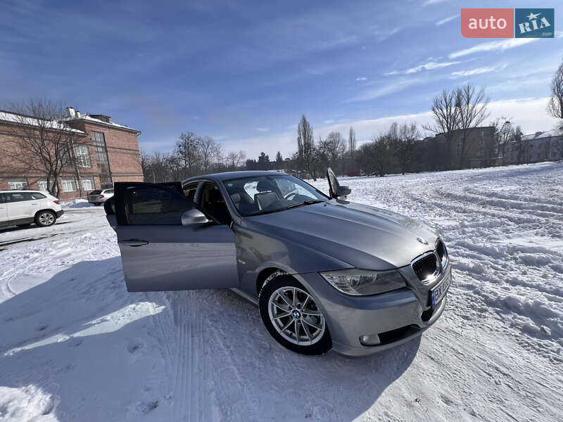 Седан BMW 3 Series 2009 в Черкасах