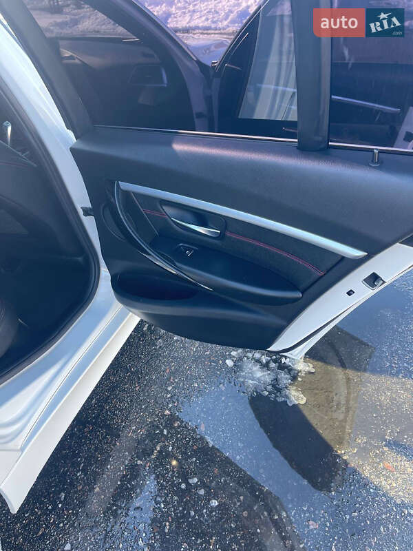 Седан BMW 3 Series 2017 в Первомайську