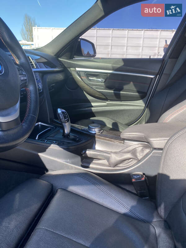 Седан BMW 3 Series 2017 в Первомайську