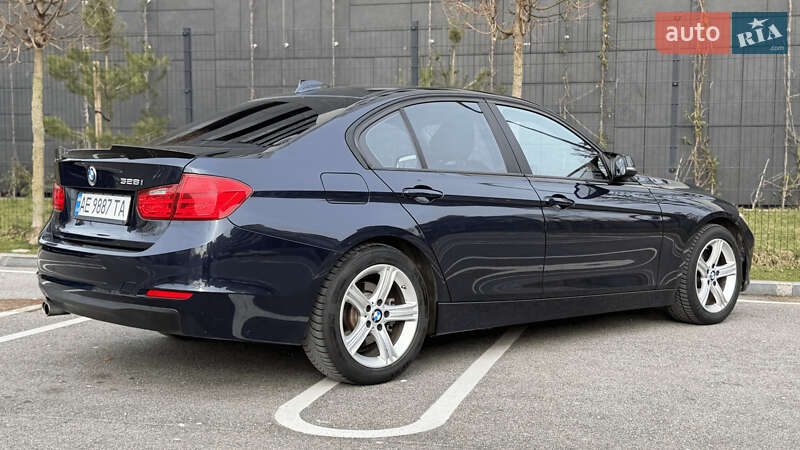 Седан BMW 3 Series 2014 в Днепре