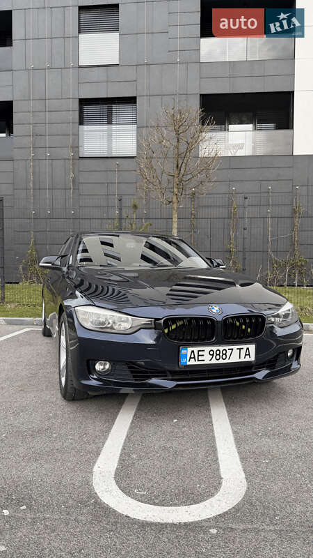 Седан BMW 3 Series 2014 в Днепре