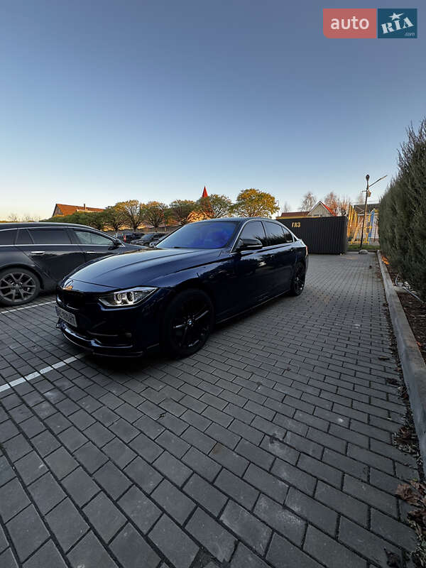 Седан BMW 3 Series 2017 в Луцке