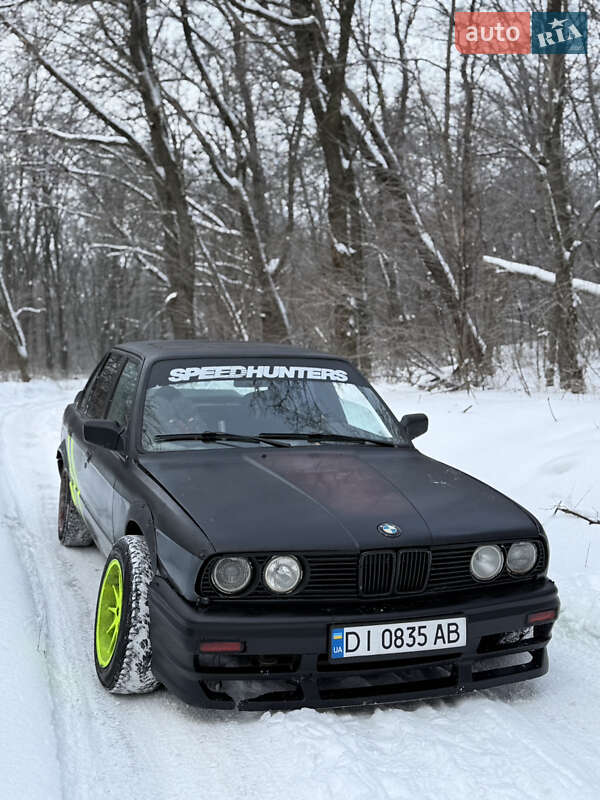 Седан BMW 3 Series 1985 в Киеве
